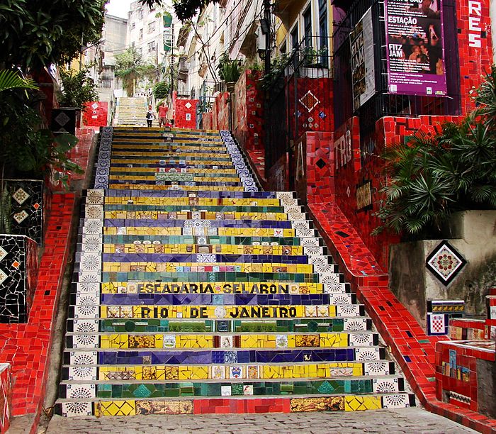 Selaron_Stairs,_Rio_de_Janeiro,_Brasil
